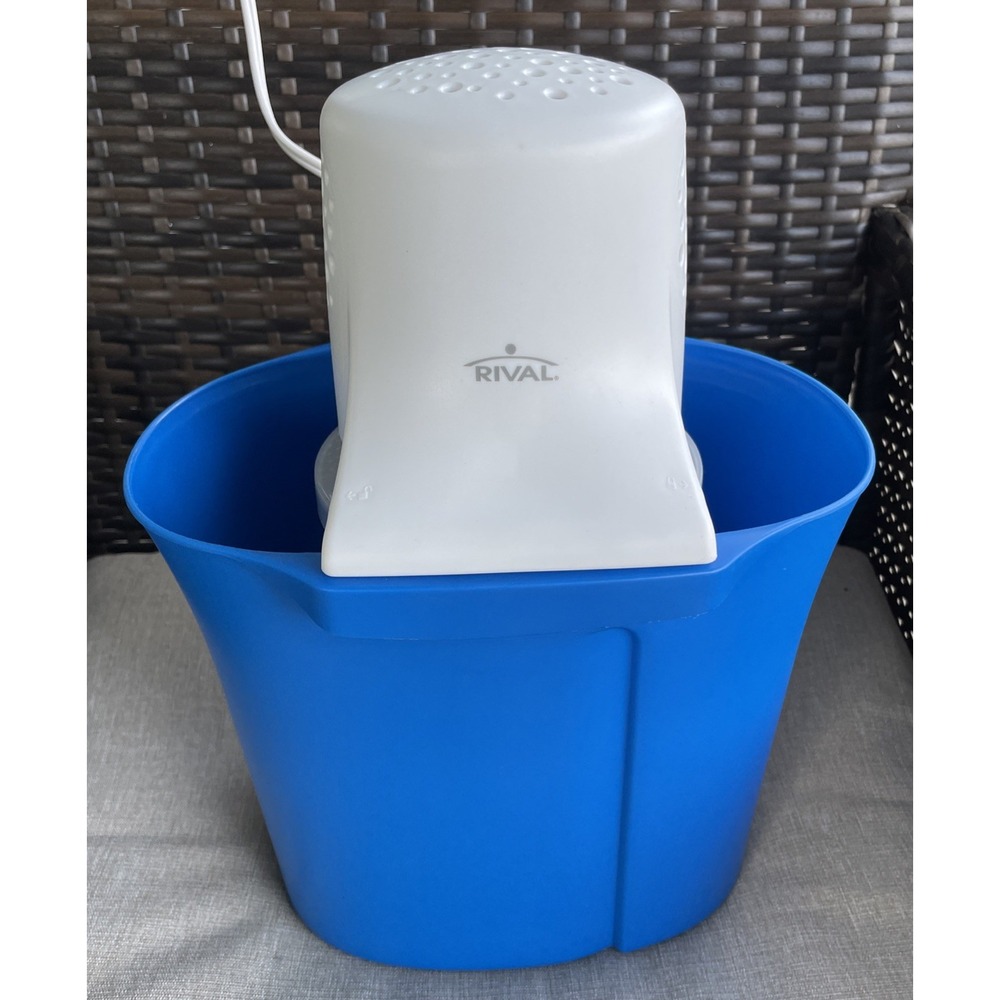 Rival 4 Quart Electric Ice Cream Maker Model FRRVCB40 Blue Complete Tested
